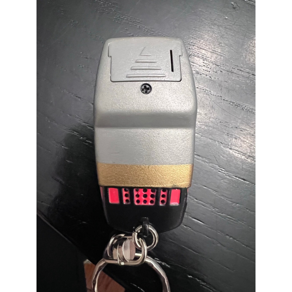 Vintage 1996 Star Trek The Next Generation Electronic Type 1 Phaser Key Chain - Picture 4 of 4